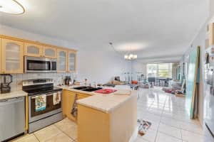 110 Royal Palm Rd 211, Hialeah Gardens, FL 33016 - MLS#F10520693