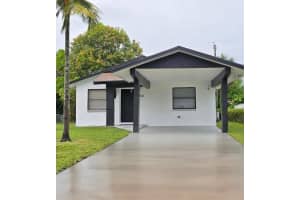 2917 Nw 2nd St, Pompano Beach
