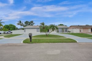 621 NW 97th Ter, Pembroke Pines, FL 33024 Sold 09/17/25
