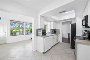 220 S Golf Blvd, Pompano Beach, FL 33064 - MLS#F10520758