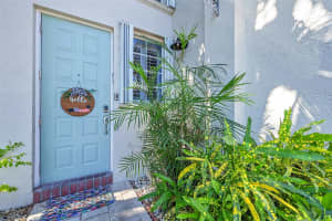 2922 Port Royale Ln Fort Lauderdale, FL 33308 - Off Market