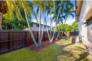 2124 NE 9th Ave 2124, Wilton Manors, FL 33305 - MLS#F10520880