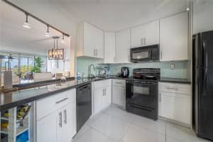 1660 NE 191st St 311-1, Miami, FL 33179 - MLS#F10520934