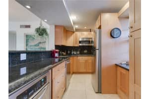 2950 N Palm Aire Dr, Pompano Beach, FL 33069 - MLS#F10520944