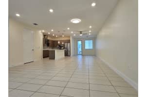6675 NW 103rd Pkwy, Doral, FL 33178 - MLS#F10520947