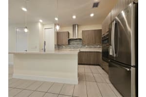6675 NW 103rd Pkwy, Doral, FL 33178 - MLS#F10520947