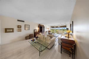 800 Cypress Grove Drive, Pompano Beach, FL 33069 - MLS#F10520952