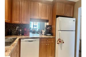 5985 Del Lago Circle, Sunrise, FL 33313 - MLS#F10520953