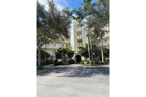 3500 Oaks Clubhouse Dr 303, Pompano Beach