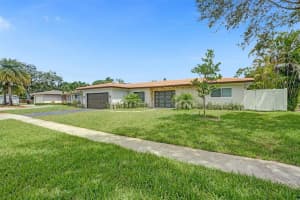 5361 SW 7th St, Plantation, FL 33317 - MLS#F10521075