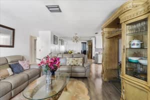 6800 NW 75TH CT, Tamarac, FL 33321 - MLS#F10521101