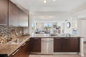 427 Golden Isles Dr 6D, Hallandale Beach, FL 33009 - MLS#F10521123