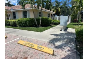 8402 NW 40th Ct, Sunrise, FL 33351 Sold 10/23/25