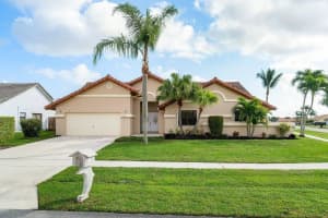 9398 Laurel Green Dr, Boynton Beach, FL 33437 - MLS#F10521239
