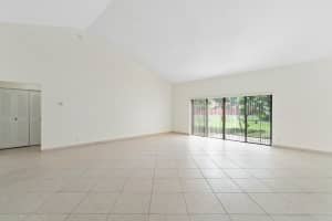 9398 Laurel Green Dr, Boynton Beach, FL 33437 - MLS#F10521239