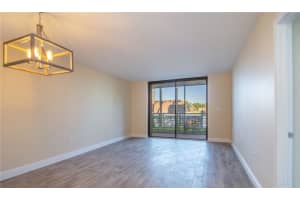 1100 Colony Point Cir 105, Pembroke Pines, FL 33026 - MLS#F10521271