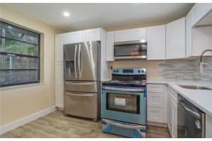 1100 Colony Point Cir 105, Pembroke Pines, FL 33026 - MLS#F10521271