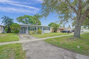 3019 SW 68th Ave, Miramar, FL 33023 - MLS#F10521304