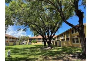 410 Nw 214th St 205, Miami Gardens