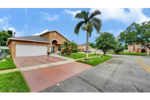 9581 Boulder St, Miramar, FL 33025 Sold 01/15/26