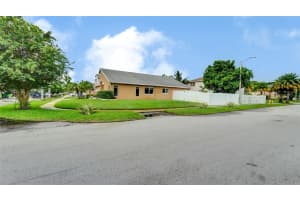9581 Boulder St, Miramar, FL 33025 - MLS#F10521370
