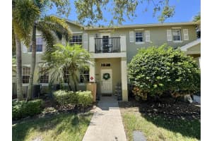 2000 SE Korona Dr, Port Saint Lucie, FL 34952 - MLS#F10521389