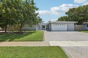 7820 Nw 45th St, Lauderhill