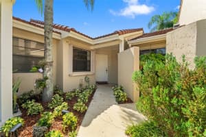 6310 Nw 170th Ln 6310, Hialeah