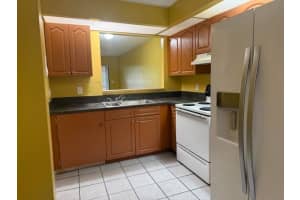 2541 NW 56th Avenue 1-19, Lauderhill, FL 33313 - MLS#F10521417