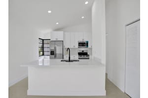 200 7th Street, Dania Beach, FL 33004 Sold 11/21/25