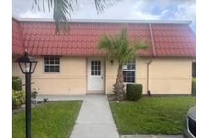 123 Amherst Ln 123, Lake Worth