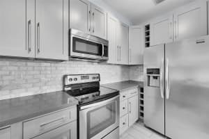 150 Jacaranda Country Club Dr 200, Plantation, FL 33324 - MLS#F10521482