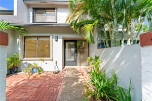 817 SE 12th Ct 4, Fort Lauderdale, FL 33316 - MLS#F10521496