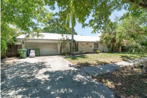 810 SE 10th St, Fort Lauderdale, FL 33316 - MLS#F10521520