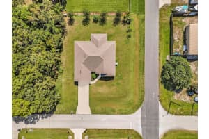 5608 Seagrape Dr, Fort Pierce, FL 34982 - MLS#F10521522