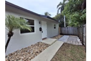 1532 NE 34th St 2, Oakland Park, FL 33334 - MLS#F10521567
