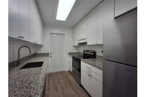 1532 NE 34th St 2, Oakland Park, FL 33334 - MLS#F10521567