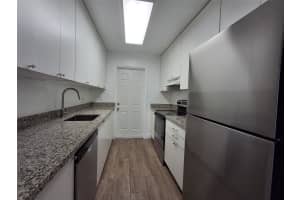1532 NE 34th St 2, Oakland Park, FL 33334 - MLS#F10521567