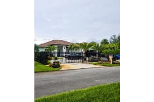 11405 E Golf Dr, Miami, FL 33167 - MLS#F10521574