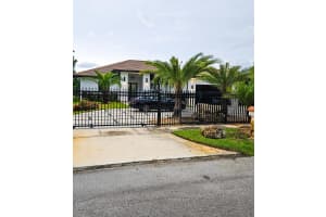 11405 E Golf Dr, Miami, FL 33167 - MLS#F10521574