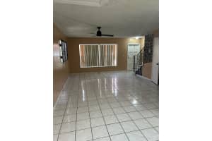 5239 NW 27th St, Fort Lauderdale, FL 33313 - MLS#F10521586