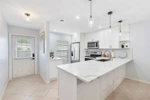 393 Bennington Ln 393, Lake Worth