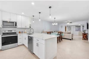 393 Bennington Ln 393, Lake Worth, FL 33467 - MLS#F10521588