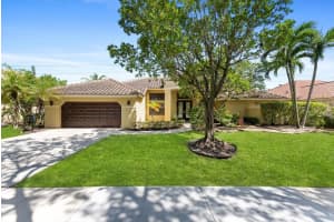 1115 Creekford Dr, Weston