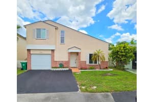 530 Radford Ter, Davie