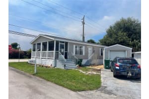 8581 SW 16th St, Davie, FL 33324 - MLS#F10522759