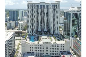 999 Sw 1st Ave 2913, Miami