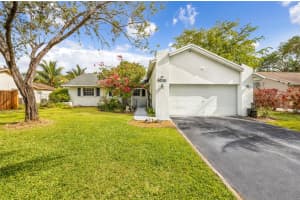 8031 NW 47th Ct, Lauderhill, FL 33351 - MLS#F10522842
