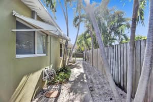 227 NE 24th Ave 1, Pompano Beach, FL 33062 - MLS#F10522863