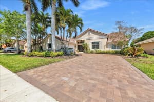 3140 Maple Ln, Davie